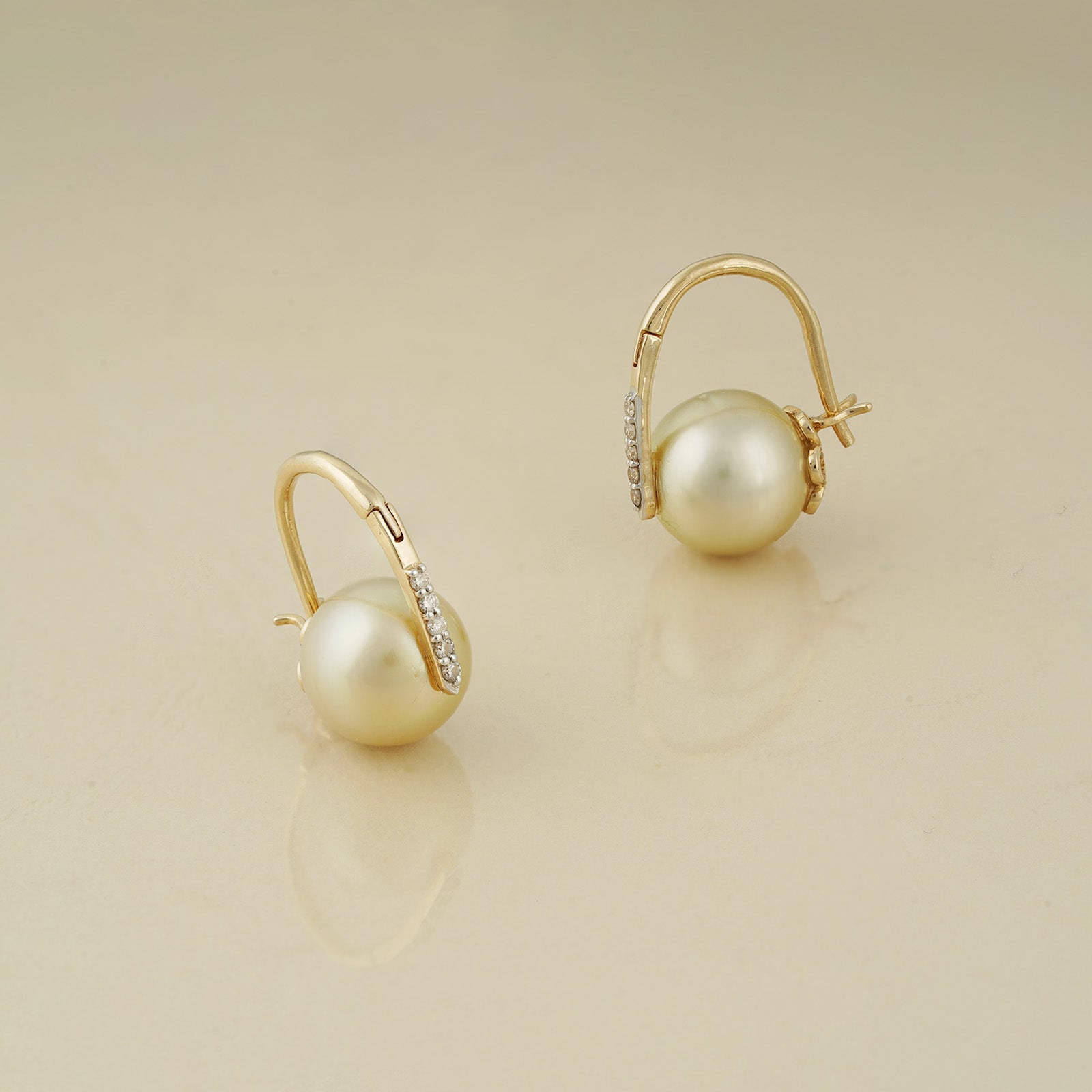 Grace Kelly Pearl Earrings